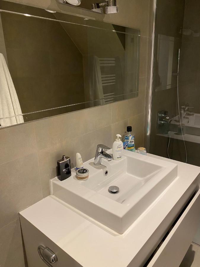 ブリュッセルAmazing Flat In Front Of Bois De La Cambreアパートメント エクステリア 写真